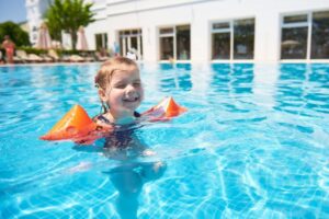 criancas alergia cloro piscina site.jpg